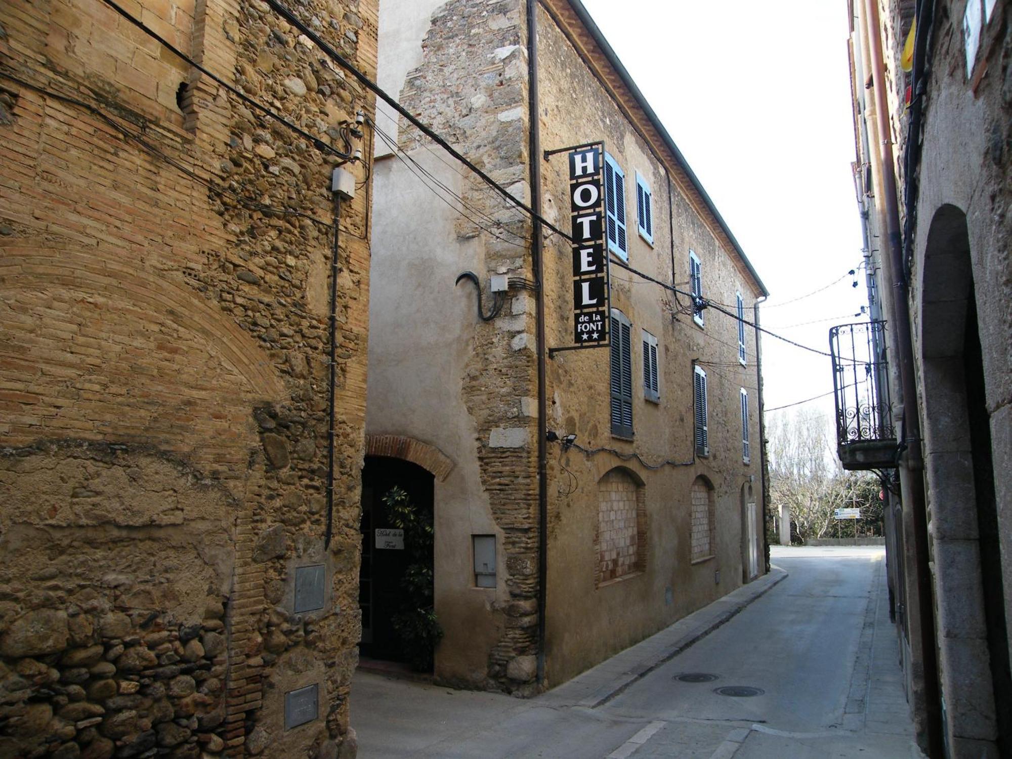 Hotel De La Font Peralada Exterior photo