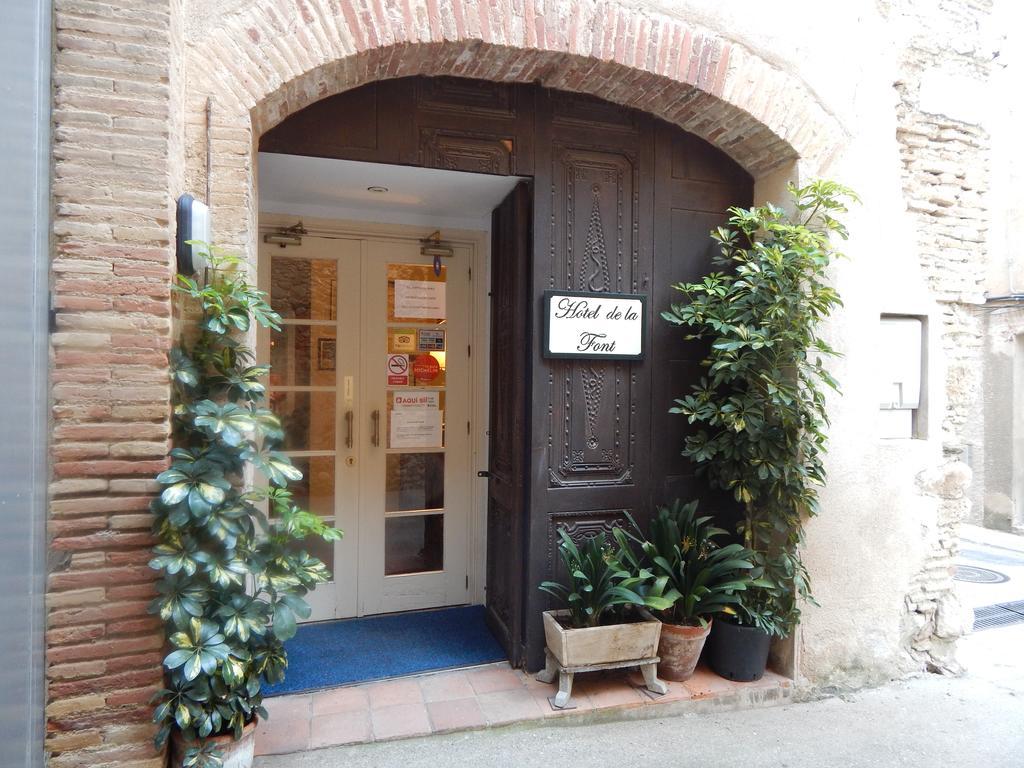 Hotel De La Font Peralada Exterior photo